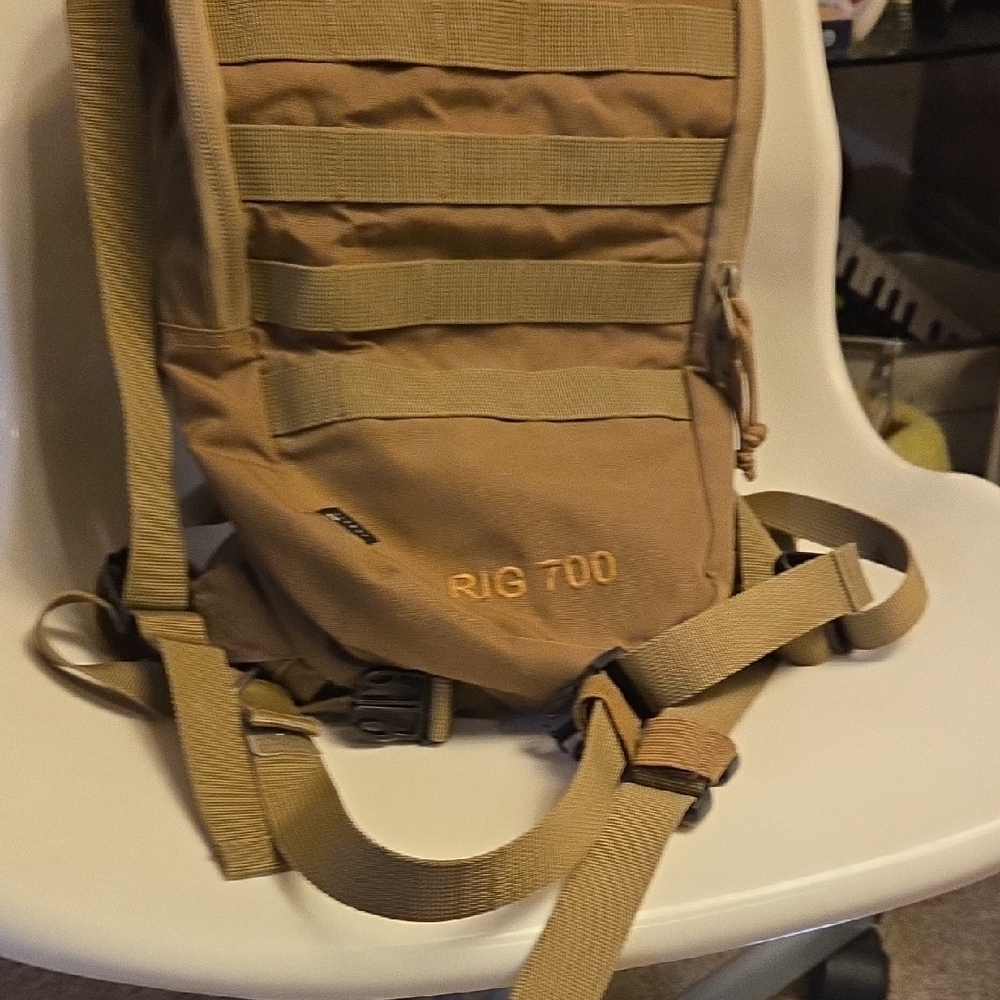 Geigerrig RIG 700 Tactical Hydration Backpack - Tan - Picture 4 of 17